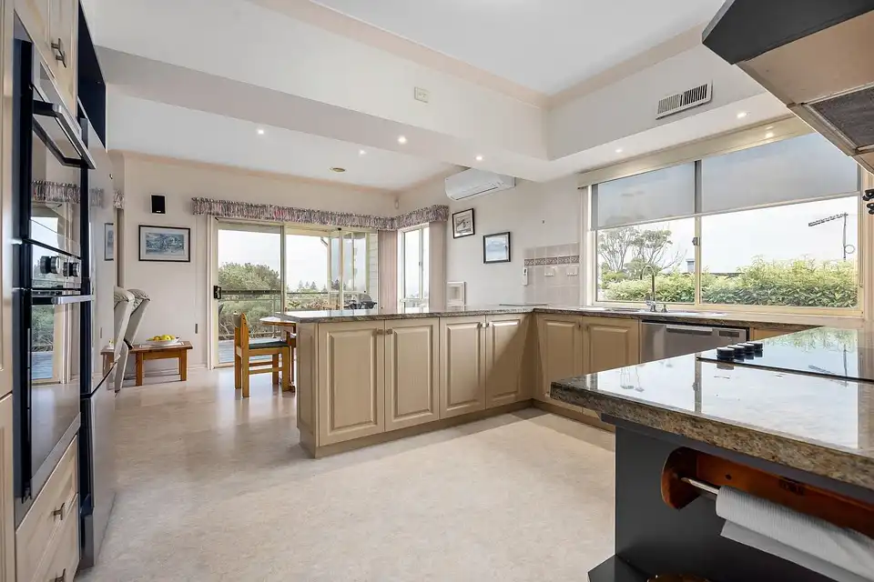 kitcKitchen Renovations Gold Coast